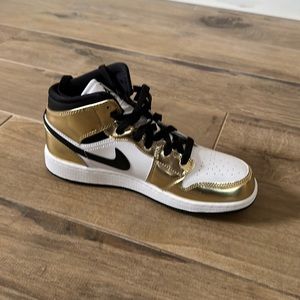 New in box Nike Air Jordan metallic gold white and black